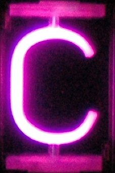 neonverlichting letter C roze