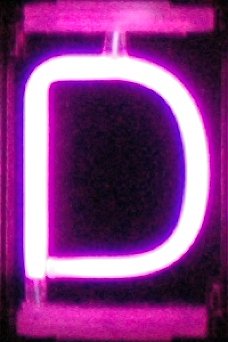 neonverlichting letter D roze