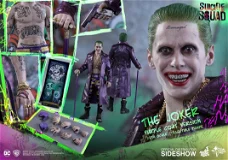 Hot Toys DC Comics Suicide Squad The Joker MMS382