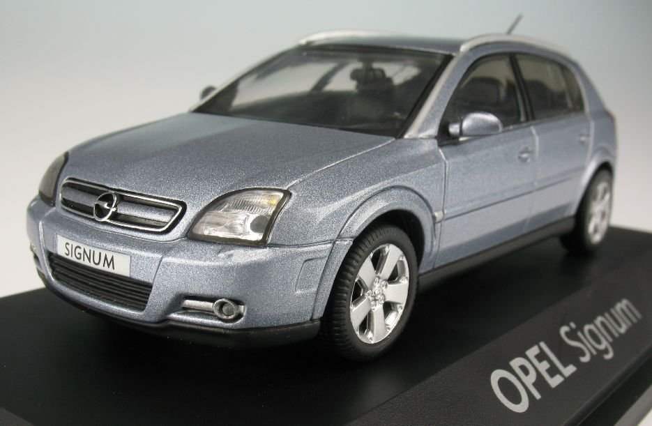 1:43 Schuco Opel Signum 2004 dealer box - Afbeelding 2