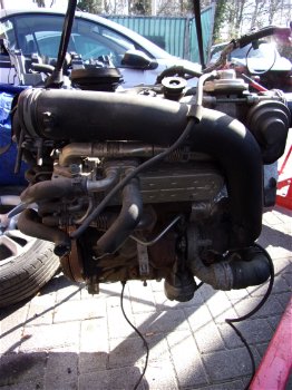 Motor ( compleet ) Volkswagen Golf V BRU 1.9 Diesel - 2