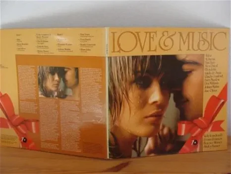 LOVE & MUSIC Label : Stichting Platen 10 daagse P10D1982 4 LP - 0