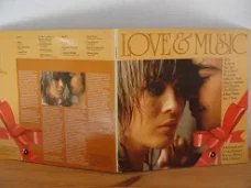 LOVE & MUSIC Label : Stichting Platen 10 daagse P10D1982 4 LP 