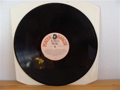 LOVE & MUSIC Label : Stichting Platen 10 daagse P10D1982 4 LP - 3