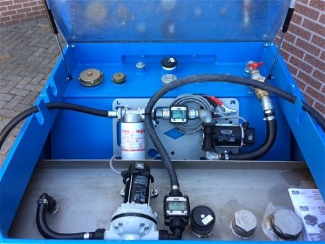 Diesel tank mobile Fuel Box 0950 + 240 ltr stainless steel adblue tank + - 2