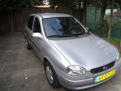 Opel Corsa 1.2 16V Automaat - 0