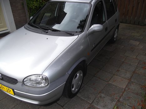 Opel Corsa 1.2 16V Automaat - 1