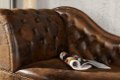 Loungebank Chesterfield bruin vintage uiterlijk - 2 - Thumbnail