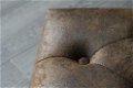 Hocker Chesterfield vintage bruin uiterlijk - 2 - Thumbnail