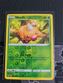 Weedle 001/185 (reverse) Common Sword & Shield: Vivid Voltage - 0