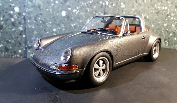 Porsche SINGER 911 Targa grijs 1:18 KK Scale - 1