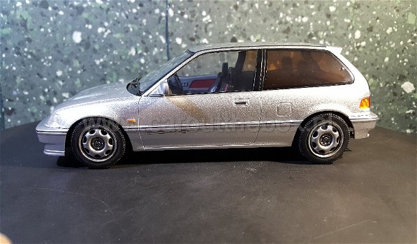 Honda Civic EG6 1992 grijs 1:18 Triple 9 - 0