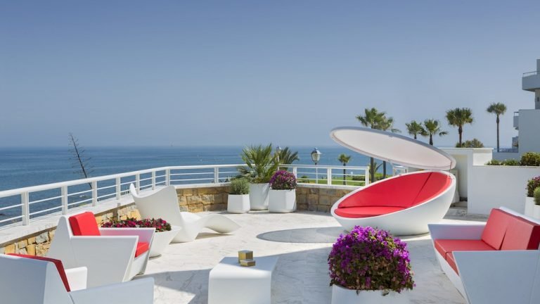 Uw eigen nieuwe Appartement in CASARES bij zee en zwembad met garageplek - nr. 1