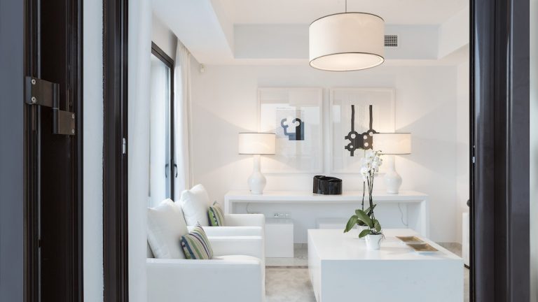 Uw eigen nieuwe Appartement in CASARES bij zee en zwembad met garageplek - Afbeelding 3
