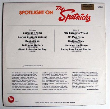 The Spotnicks Spotlight On 10 nrs lp zeer mooie staat - 4