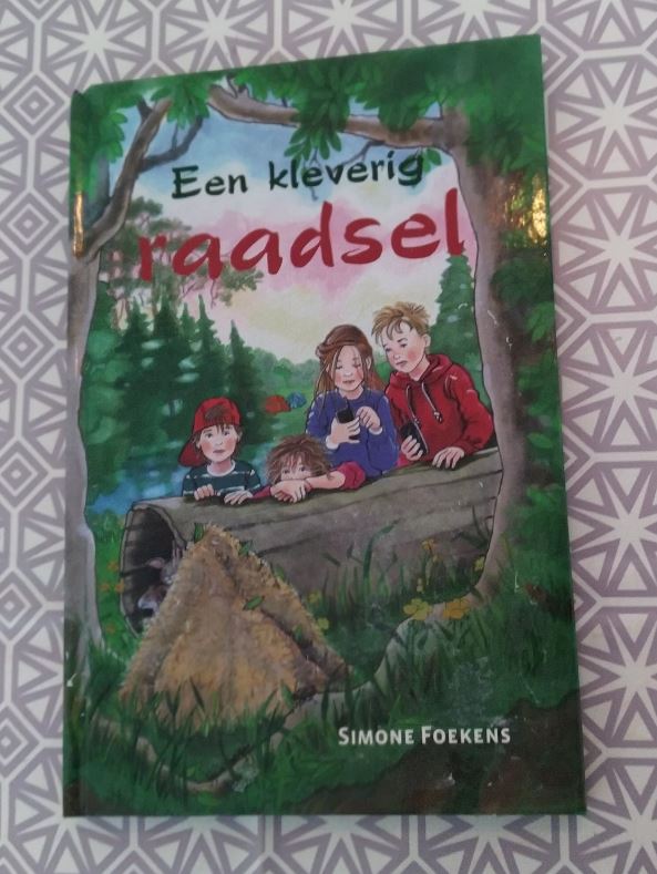 Een kleverig raadsel Simone Foekens AVI E5 - nr. 1