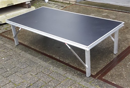 Lichtgewicht podiumdeel Optimus 70 x 140 cm - 15 kg. - 2