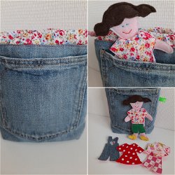 aankleedpopje met spijkerstof reistas - speelgoedpopje voor op reis roze