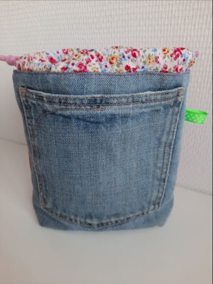 aankleedpopje met spijkerstof reistas - speelgoedpopje voor op reis roze - Afbeelding 2