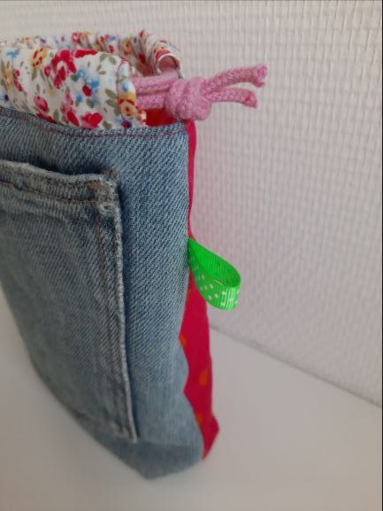 aankleedpopje met spijkerstof reistas - speelgoedpopje voor op reis roze - Afbeelding 3