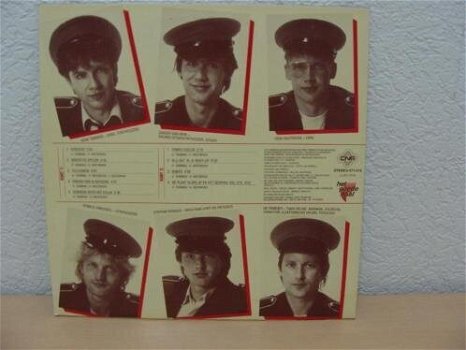 HET GOEDE DOEL - TEMPO DOELOE uit 1983 Label : CNR 671.010 - 1