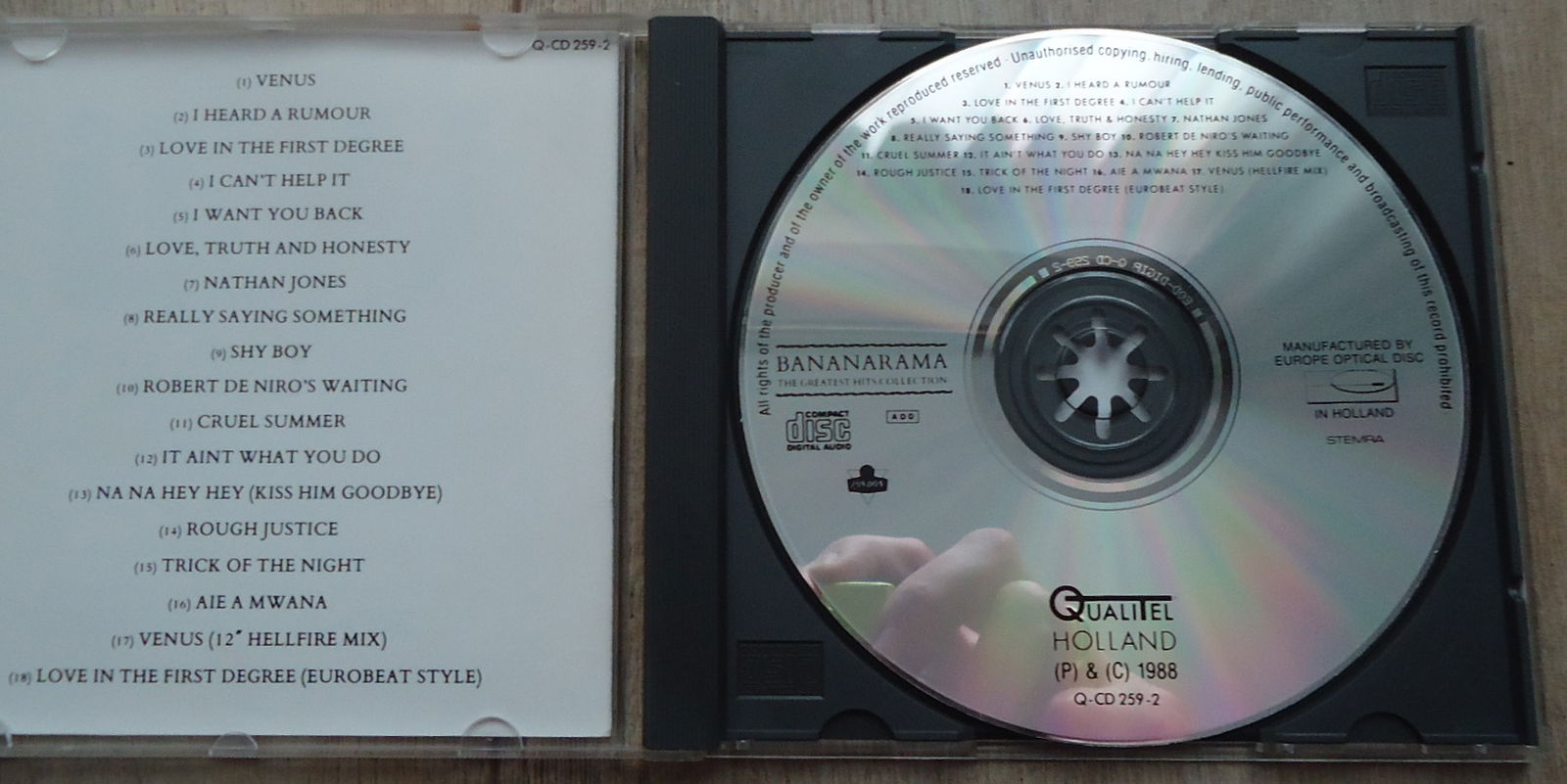 Te koop de CD "The Greatest Hits Collection" van Bananarama. - Afbeelding 3