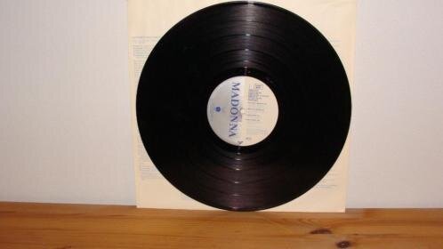 MADONNA - True blue uit 1986 Label : Sire 9 25442-1 - 3