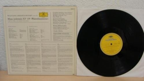 W.A.MOZART - Missa (solimnes) KV 139 Waisenhausmesse Label : Deutsche Grammophon 2530 777 - 1