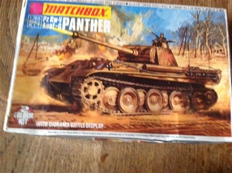 MATCHBOX PANTHER - with diorama battle display - 0