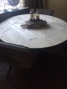 robuuste ronde tafel