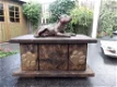 Stafford Terrier beeldje liggend of staand op urn geplaatst - 0 - Thumbnail