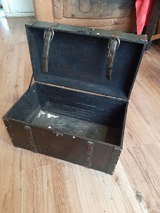 Kist en koffer met oud-antieke look