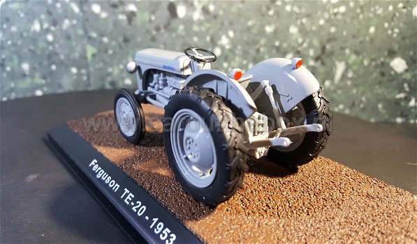 Massey Ferguson T20 1953 1:32 Atlas - 2