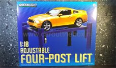 Four-post lift metaal 1:18 Greenlight