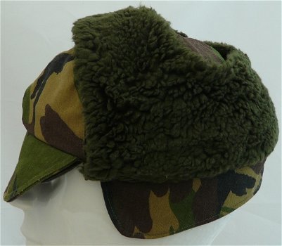 Pet / Muts, Veld, Bontgevoerd, Winter, Woodland Camouflage, Koninklijke Landmacht, maat 57, 1990.(1) - 3