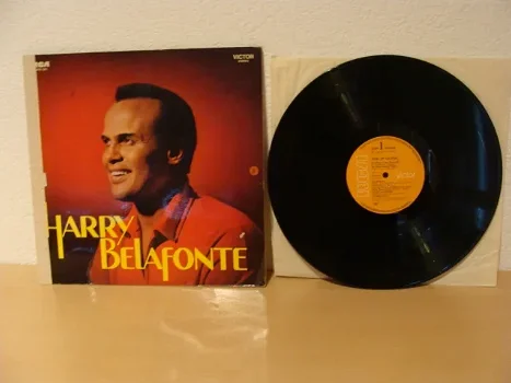 HARRY BELAFONTE - Jump up calypso Label : RCA Victor SRS 561 - 0