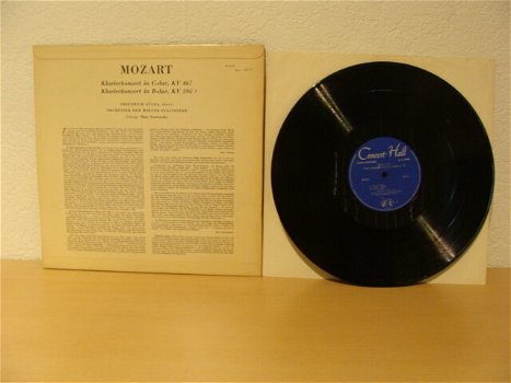 W.A. MOZART - Zwei klavierkonzerte door Friedrich Gulda Label : Concert Hall M-2319 - 1