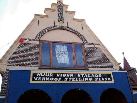 TEKOOP Akkrum Centrum A1 544m2 Degelijk /Karakterstiek-Hoek- Woon-winkel-Huizing . - 1