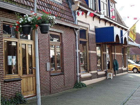 TEKOOP Akkrum Centrum A1 544m2 Degelijk /Karakterstiek-Hoek- Woon-winkel-Huizing . - 2