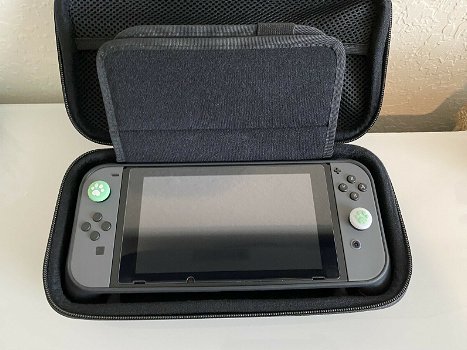 Brand New Ninitendo Switch - 1