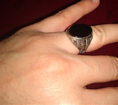 Handgesmeden Zilveren Ring met Onyx uit Iran - 0