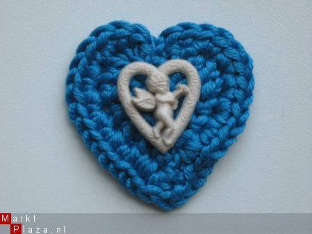 ** Gehaakte applicatie hartje met engeltje (blauw) - nr. 1
