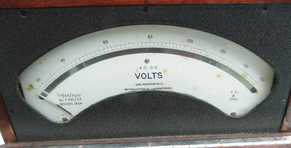 = Voltmeter = gebruikt =43350 - Afbeelding 3