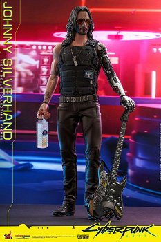 Hot Toys Cyberpunk 2077 Johnny Silverhand TMS029 - 2