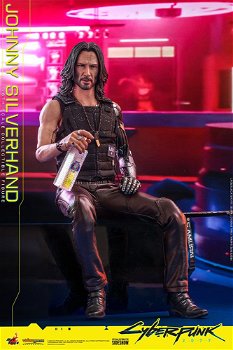 Hot Toys Cyberpunk 2077 Johnny Silverhand TMS029 - 4