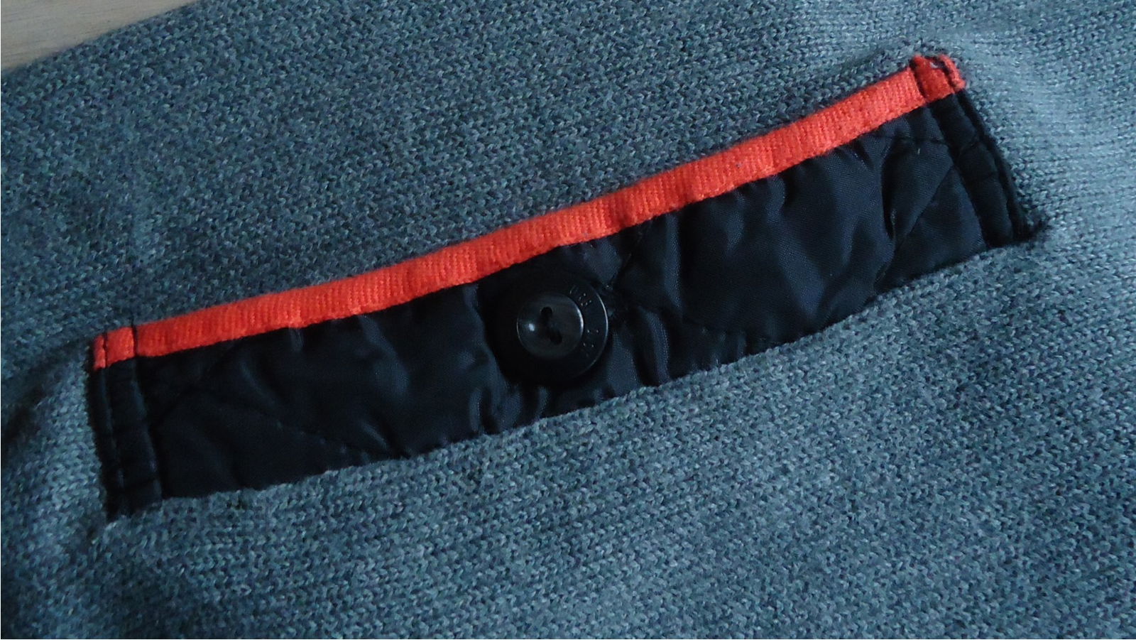 Te koop grijze trui met knoop- en ritssluiting (maat: XXL). - Afbeelding 8