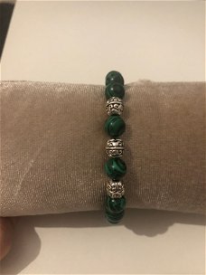 Armband natuursteen groen zilveren kralen