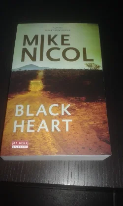 Black heart (Mike Nicol)