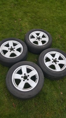 Velgen 16 Inch Mercedes met banden