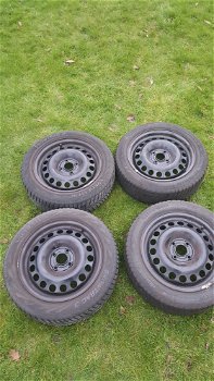 Winterbanden+Velgen+Wieldoppen Opel Corsa 15Inch - 2